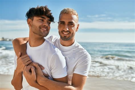 incontri gay a rc|Spiagge gay in Calabria: Guida 2024